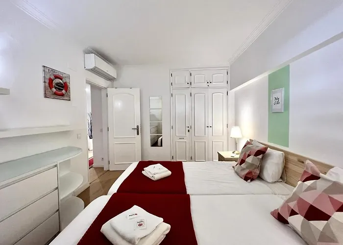 Vilamoura Marina Mar 1 With Pool By Homing